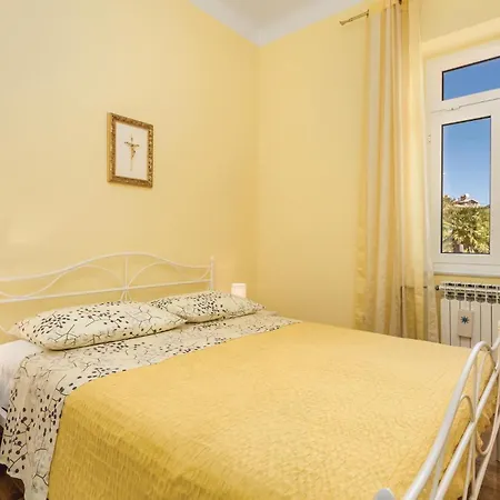 Apartment 3 Bedroom Awesome In