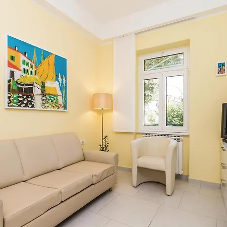 3 Bedroom Awesome In *